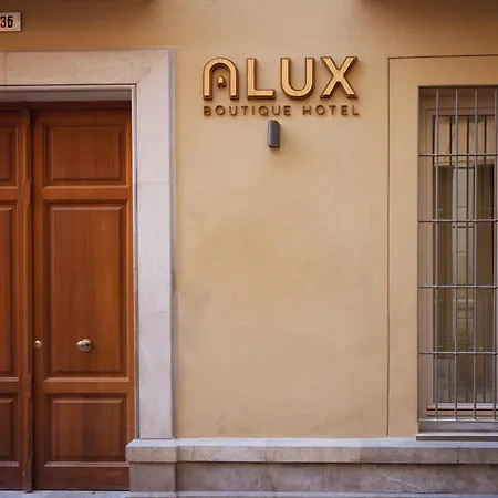 Alux Boutique Готель 2*